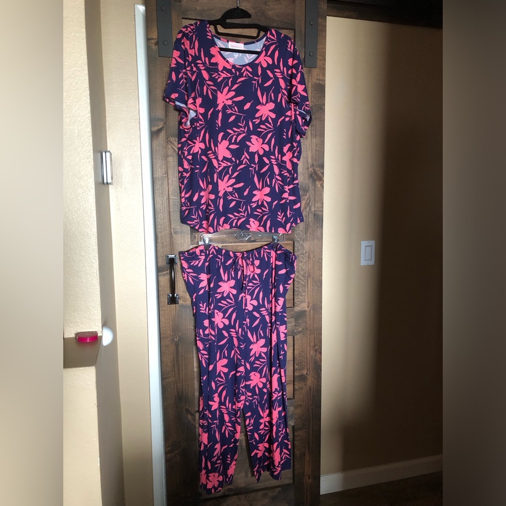 Super soft knit 2 piece lounge set by Stan Herman